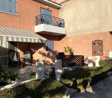Universal Apartment | Iris cottage 2-bedroom townhouse