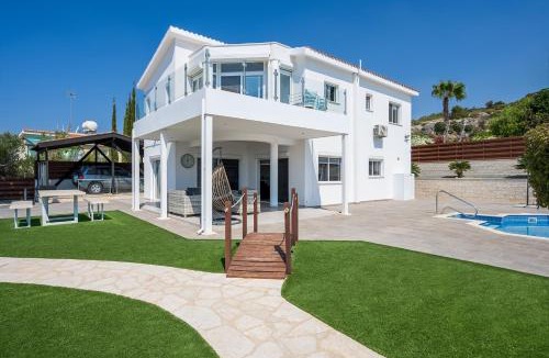 Peyia Town Villa | Villa Prasino