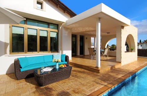 Ayia Thekla Villa | Villa Merry