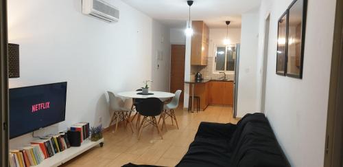 Latsia Apartment | LINA'S HOME & POOL - Breakbooking CY