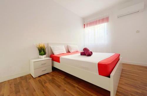 Ayia Napa Apartment | Central 2 Bedroom Apt Terrace and Pool
