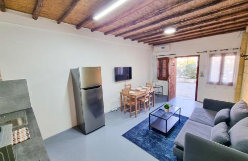 Agios Theodoros Apartment | Mountains Retreat Rooms & Suites