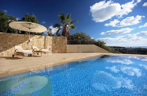 Sea Caves Villa | Seafront 5 Bedroom Villa Paradise in Sea Caves