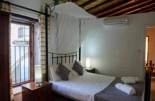 Maroni House | Teacher's House