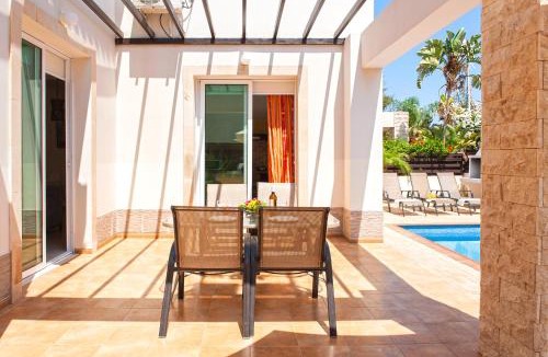 Pernera Villa | Villa Danata