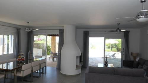 Chlorakas Villa | Resitour - Apollo Beach Villa 37