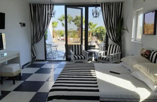 Kiti Apartment | The Pervoli Studio - Pool - Close to Beach