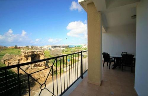 Old Town Apartment | Beautiful Apartment with pool in Paphos Cyprus