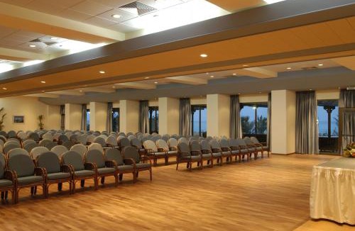 Paphos Hotel | Constantinou Bros Athena Royal Beach Hotel