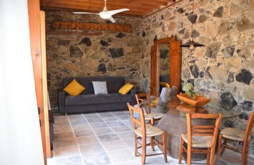 Moutoullas Apartment | Konatzin tou Massou by Raise