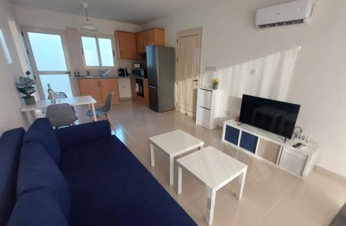 Peyia Town Apartment | Lovely apartment in quite complex with pool, 108