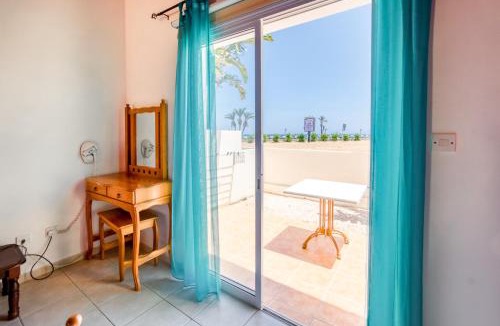 Latsi Apartment | Kate's Latchi Beachfront Studio Apartment 1 by Ezoria