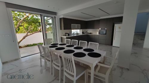Sotira Villa | anemelie
