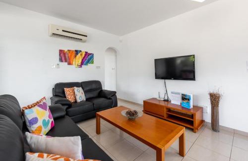 Pegeia Villa | Villa Cassia by Ezoria Villas