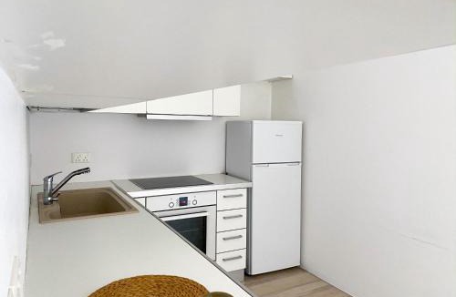 Prodromi Apartment | Summer getaway: Stunning 1 bedroom apartment!