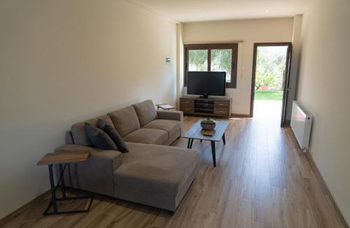 Kakopetria Apartment | Zangoulos Mountain