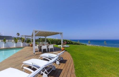 Pernera Villa | Beachfront Dream Villa