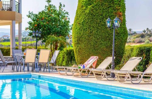 Latsi Villa | Villa Wisteria