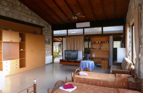 Pano Arodhes Bed & Breakfast | Studio with view in Polis area