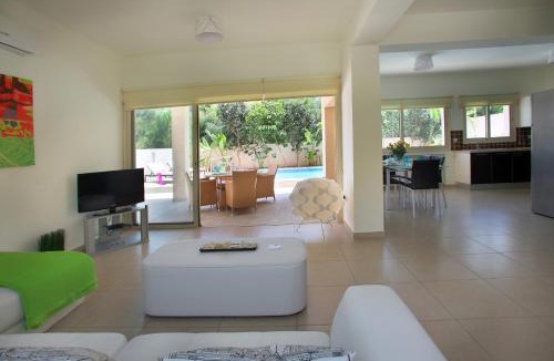 Pernera Villa | Protaras Villa Michelle 9