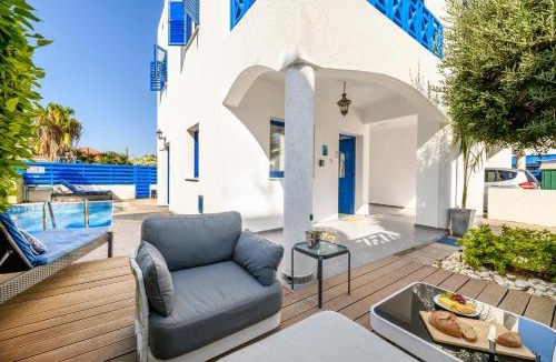 Dherynia Villa | Villa Santorini
