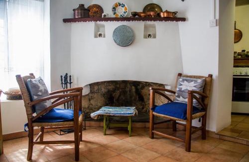 Vasa Koilaniou House | Cecilias Courtyard