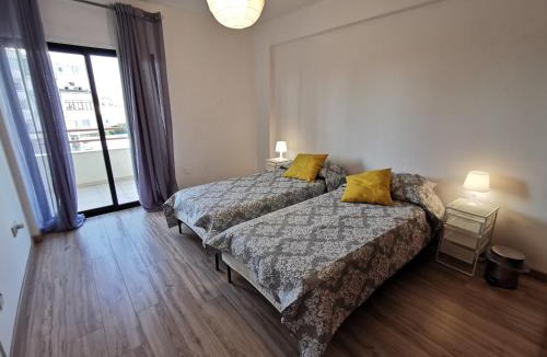 Larnaca City Centre Apartment | Prime Location - City & Beach - Fast Internet 100-25 mbps - Spacious & Cozy