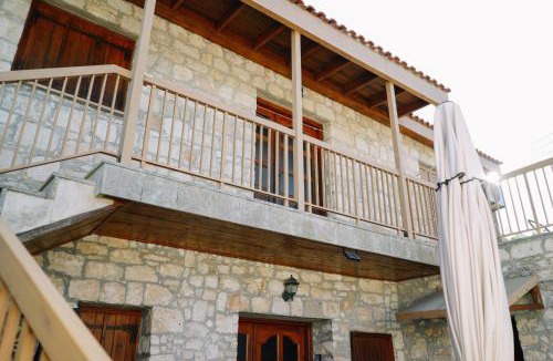 Pano Arodhes House | Malietzis House