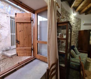 Pano Lefkara Apartment | Christiana's stone studios