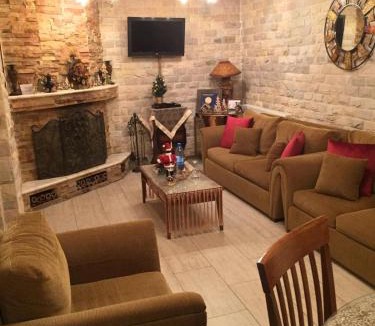 Treis Elies House | The Love Holiday House