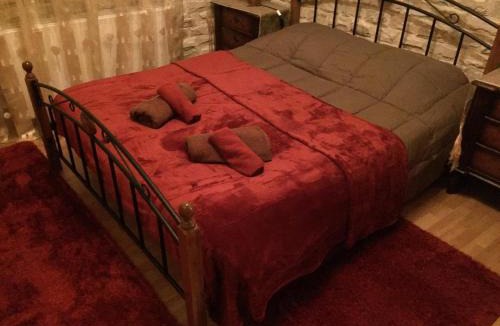 Treis Elies House | The Love Holiday House