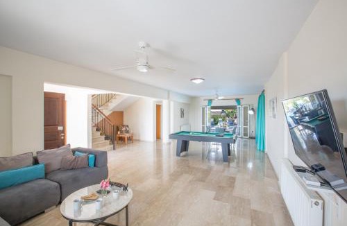 Ayia Thekla Villa | Papaya Royal Villa