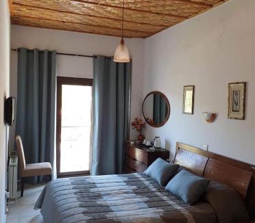 Pedhoulas Hotel | Two Flowers Hotel