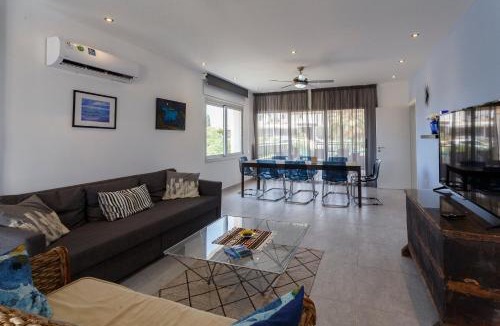 Pegeia Apartment | Coral Bay Sea Breeze - Rooftop Apt, Pool & Sea Views, Sleeps 8