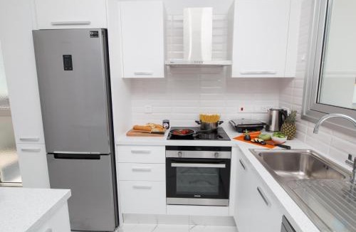 Ayia Thekla House | Villa Lynn Boutique Beachfront