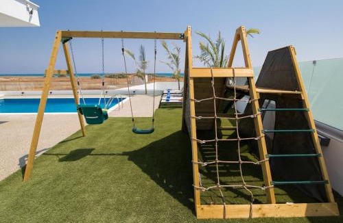 Ayia Thekla House | Villa Lynn Boutique Beachfront