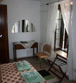 Pissouri Hotel | The Bunch Of Grapes Inn