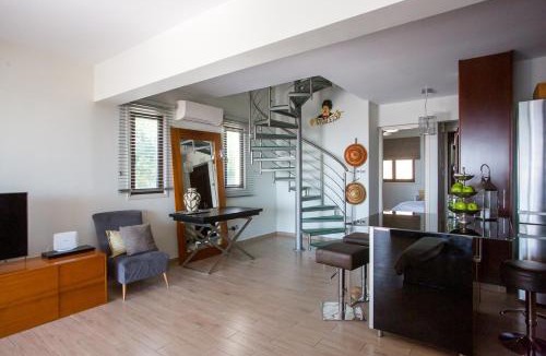 Oroklini Apartment | Penthouse Duplex overlooking the Mediterranean