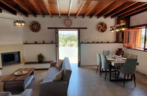 Geroskipou Villa | Villa Yioukkas