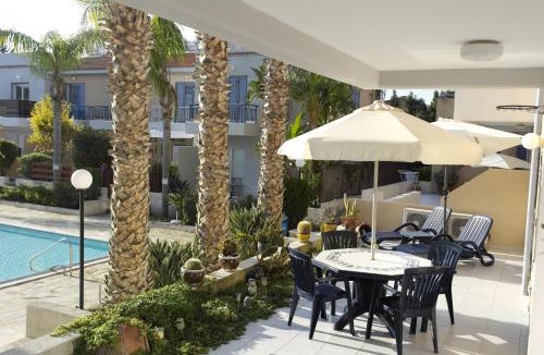 Universal Apartment | Maya's Apartment - Complimentary Paphos Airport Transport