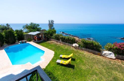 Pomos Villa | Villa Clarissa & Carmel View