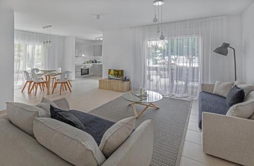 Universal Apartment | Elysia Park