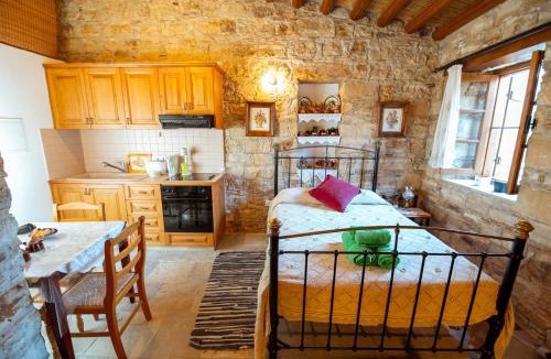 Lofou House | Constantias stone houses
