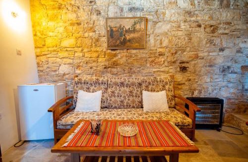 Lofou House | Constantias stone houses