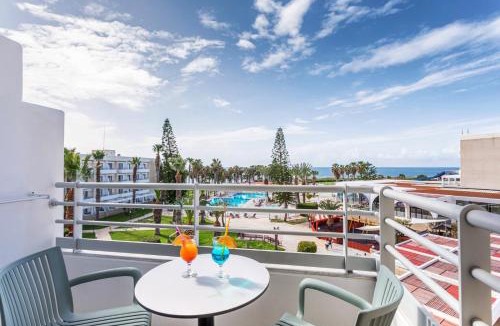 Geroskipou Resort | Louis Phaethon Beach
