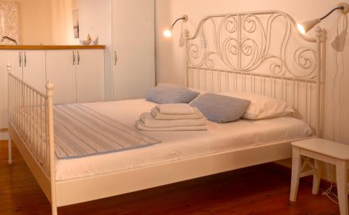 Tochni Apartment | Dolphin Guest House and Studios