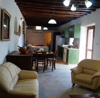 Salamiou House | Makrinari Tis Pano Geitonias