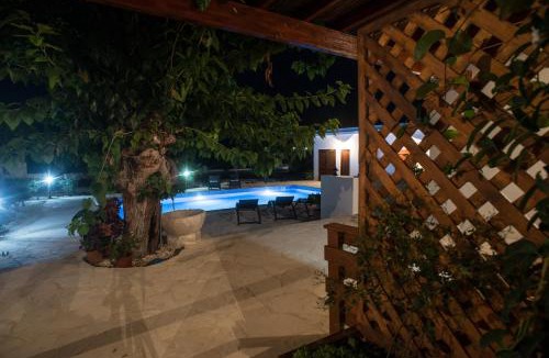Pano Akourdalia House | Chloe's House