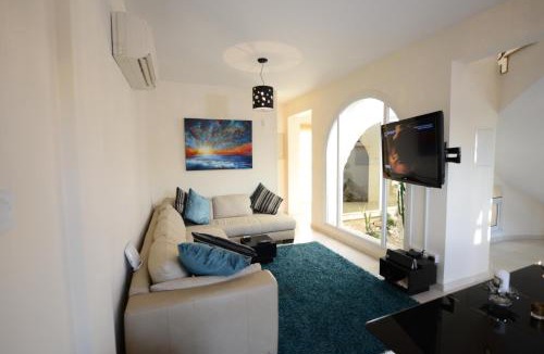 Pyla Villa | Karythia