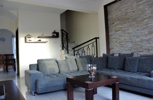 Universal Apartment | Diana Townhouse